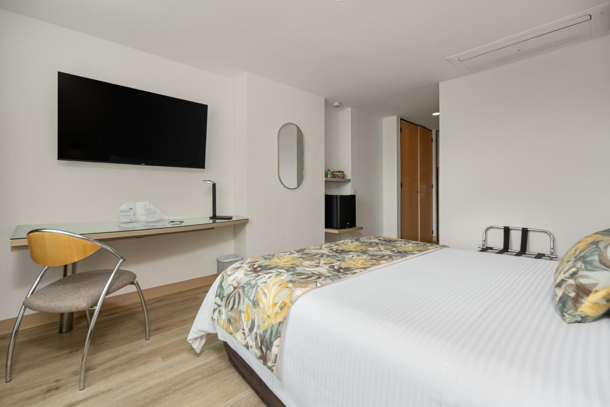 Novelty Suites Hotel Medellin Ngoại thất bức ảnh