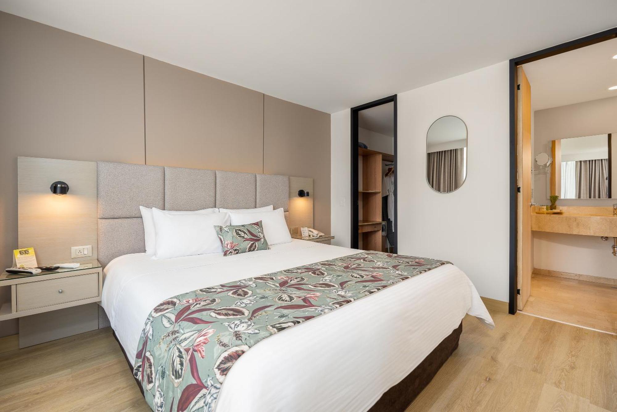 Novelty Suites Hotel Medellin Ngoại thất bức ảnh